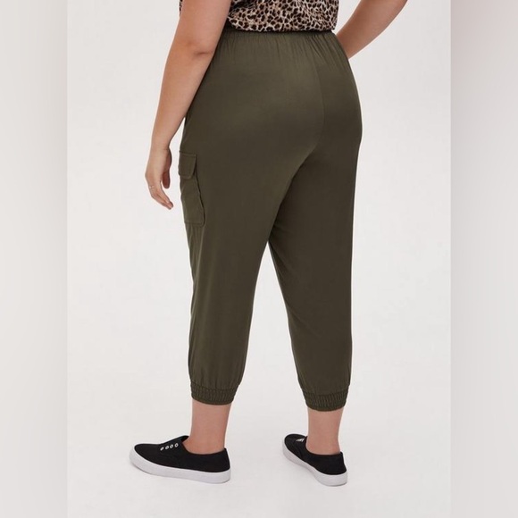Torrid Relaxed Fit Jogger - Challis Olive Green Women Size 00 - Picture 2 of 8
